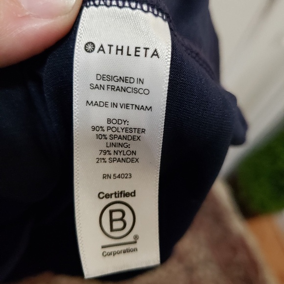 Athleta Sleeveless Workout Top - Picture 5 of 8